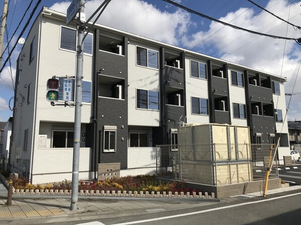 カサ・ヴィアーレⅡの物件外観写真